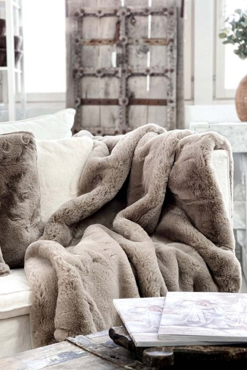 Fluffy snooze blanket, taupe