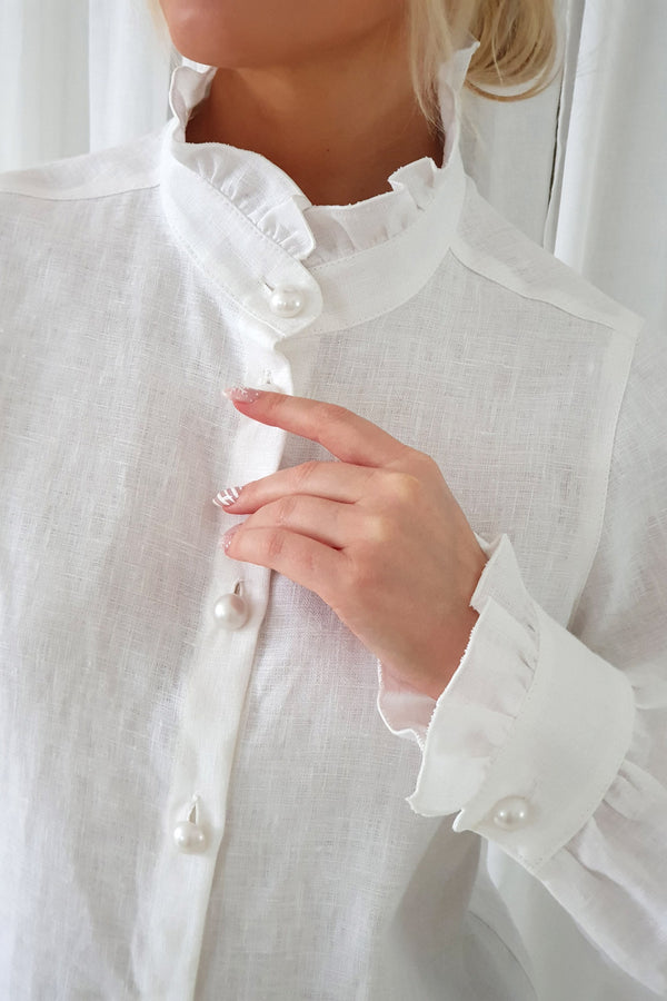 Ruffle exclusive linen shirt, white