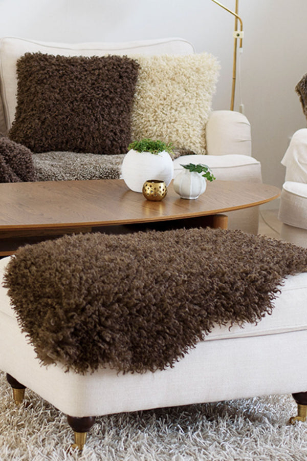 Wooly rug, brown